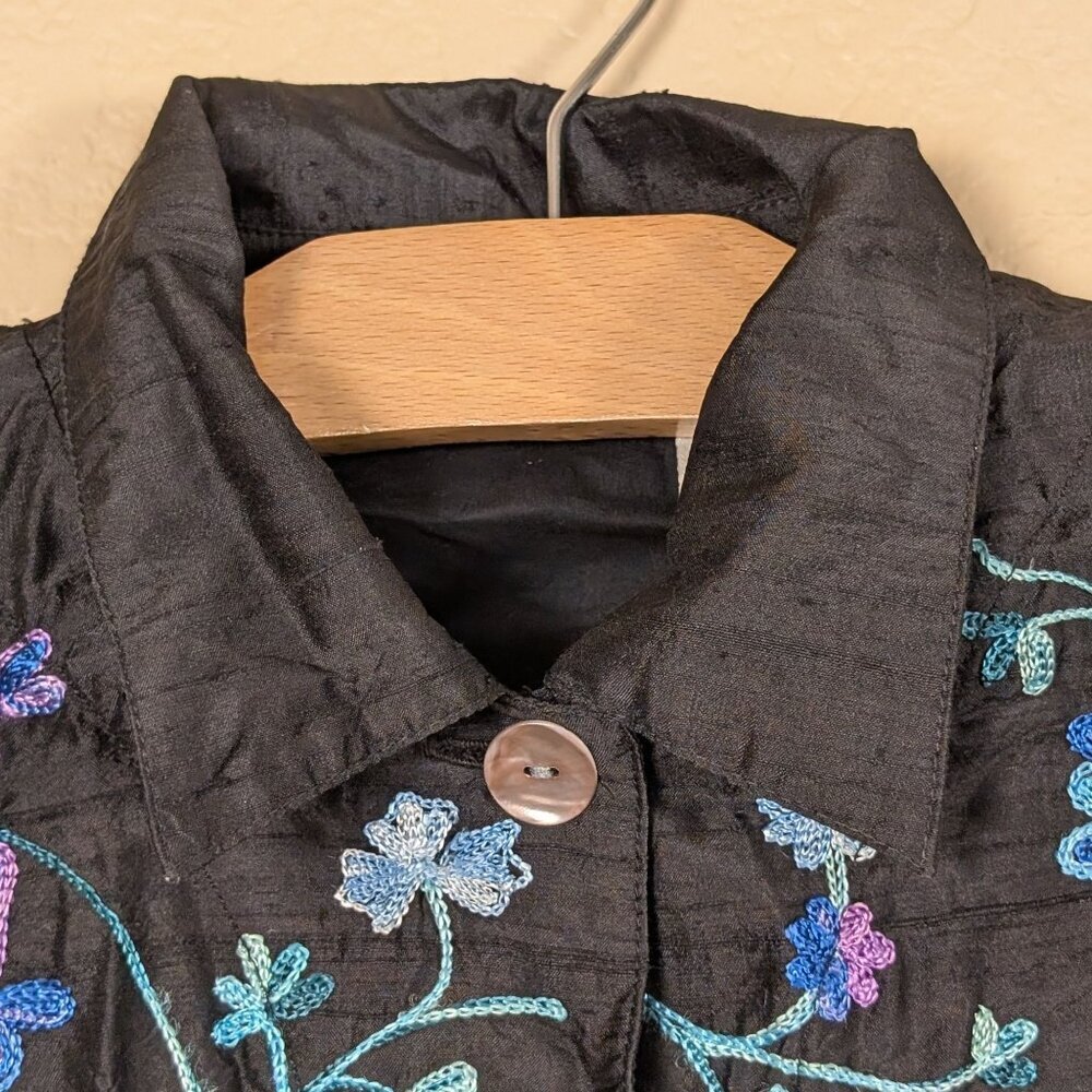 Laura Ashley Black Floral Silk Jacket Lined Embroidered Button Down sz M Cottage - Picture 2 of 8
